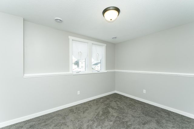 615 7th Avenue NE, Plainview, MN 55964