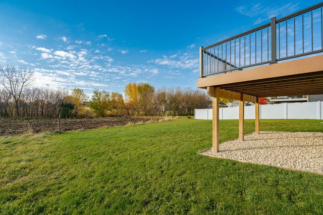 615 7th Avenue NE, Plainview, MN 55964