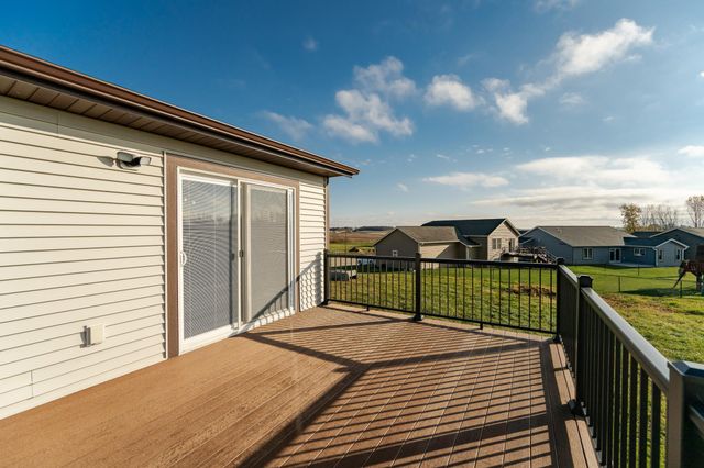 615 7th Avenue NE, Plainview, MN 55964