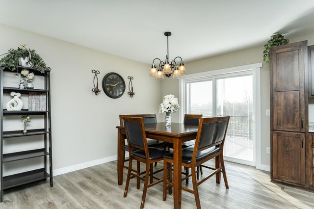 615 7th Avenue NE, Plainview, MN 55964