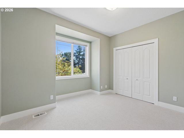 12421 Se DEERFIELD Pl, Happy Valley, OR 97086