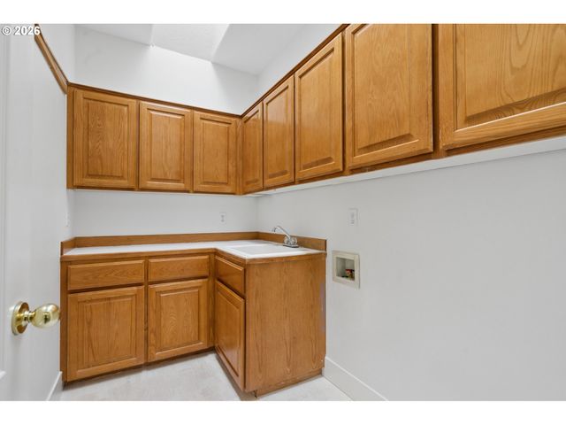 12421 Se DEERFIELD Pl, Happy Valley, OR 97086