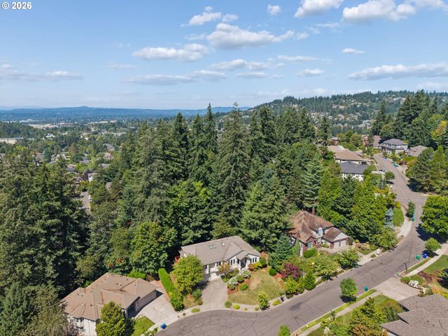 12421 Se DEERFIELD Pl, Happy Valley, OR 97086