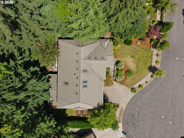 12421 Se DEERFIELD Pl, Happy Valley, OR 97086