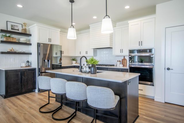 6532 Sun Valley Boulevard, Horace, ND 58047