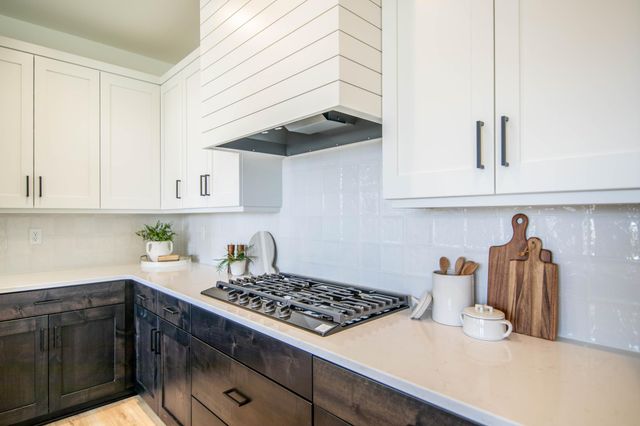 6532 Sun Valley Boulevard, Horace, ND 58047