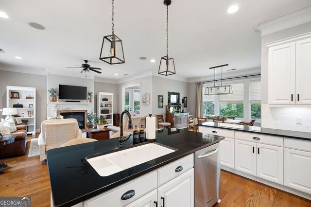267 Somerset Circle, Woodstock, GA 30189