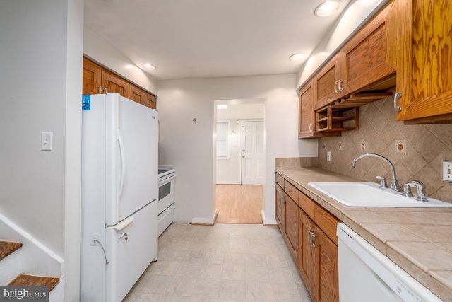 666 MELVIN DR, Baltimore, MD 21230