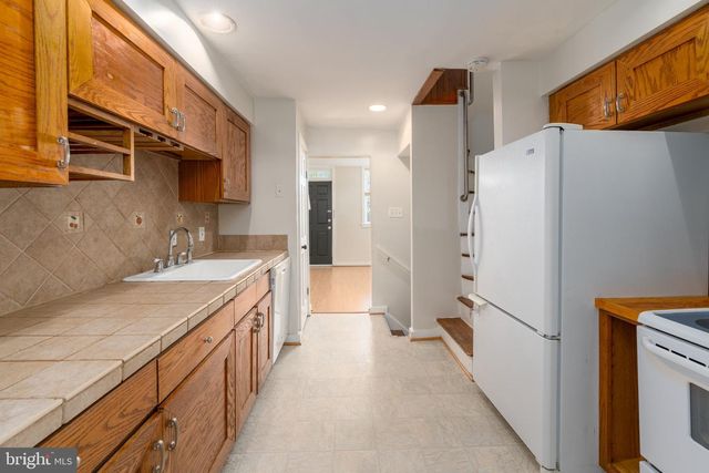 666 MELVIN DR, Baltimore, MD 21230