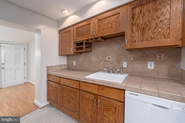 666 MELVIN DR, Baltimore, MD 21230