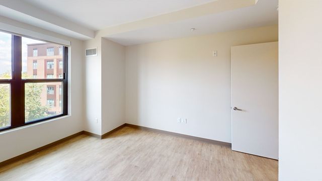 225 Centre 409, Boston, MA 02119