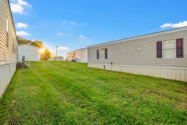 603 Kerri Ln, Oak Grove, KY 42262