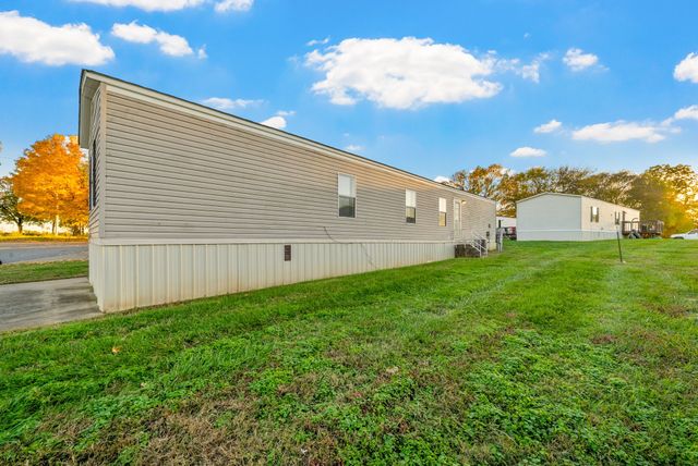 603 Kerri Ln, Oak Grove, KY 42262