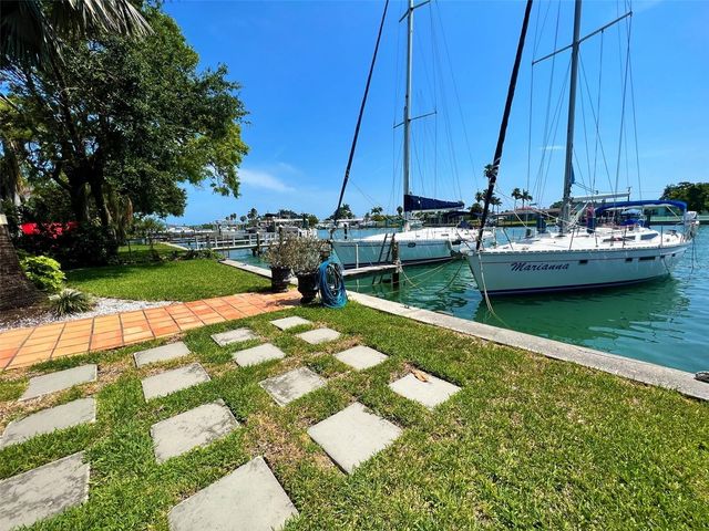12175 3RD STREET E 2, Treasure Island, FL 33706