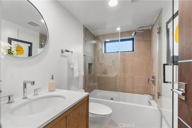 214 El Porto Street, Manhattan Beach, CA 90266