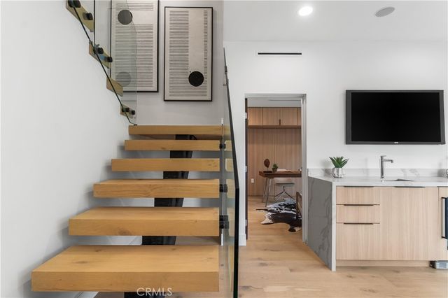 214 El Porto Street, Manhattan Beach, CA 90266
