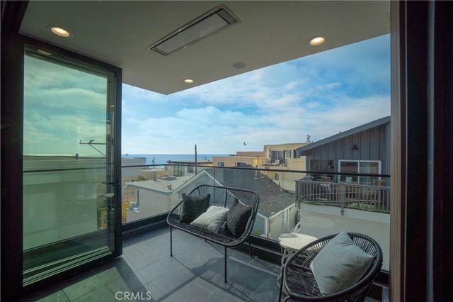 214 El Porto Street, Manhattan Beach, CA 90266