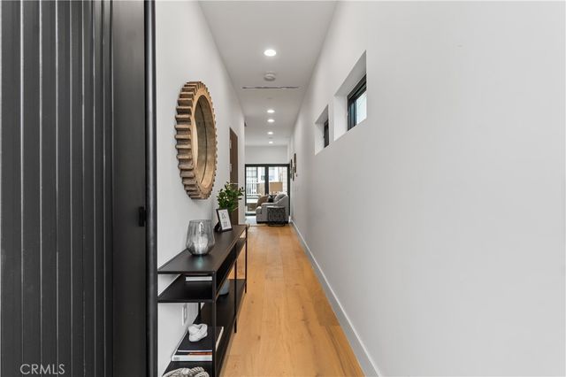 214 El Porto Street, Manhattan Beach, CA 90266