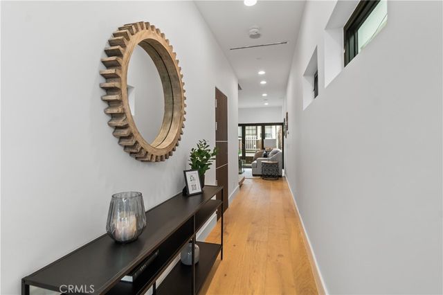 214 El Porto Street, Manhattan Beach, CA 90266