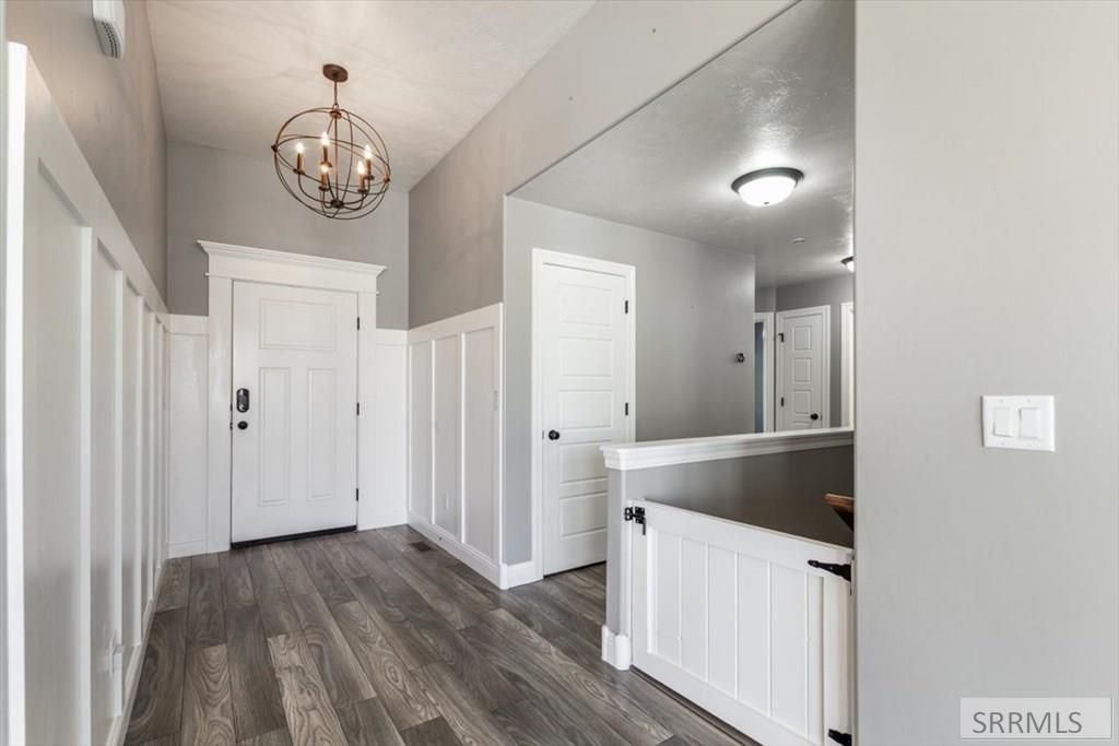 Image 11 of property listing at 5776 Cedarwood Lane, Ammon, ID 83406