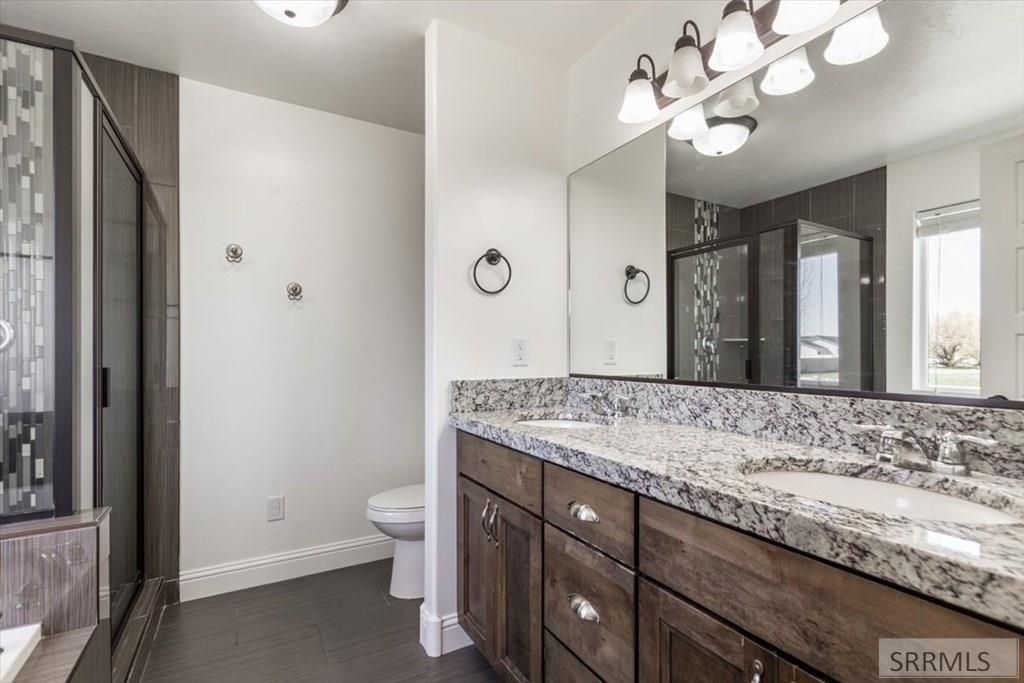 Image 14 of property listing at 5776 Cedarwood Lane, Ammon, ID 83406