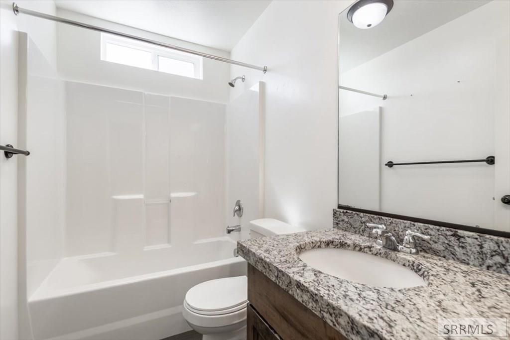 Image 18 of property listing at 5776 Cedarwood Lane, Ammon, ID 83406