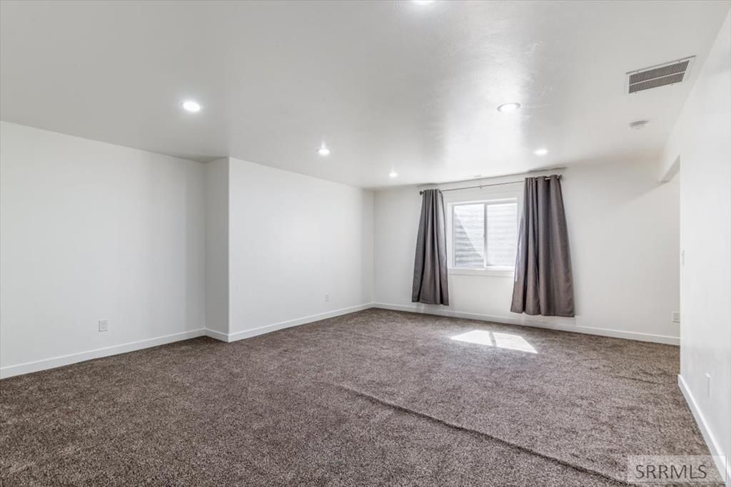 Image 25 of property listing at 5776 Cedarwood Lane, Ammon, ID 83406