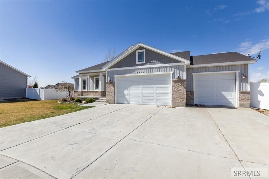 Image 3 of property listing at 5776 Cedarwood Lane, Ammon, ID 83406