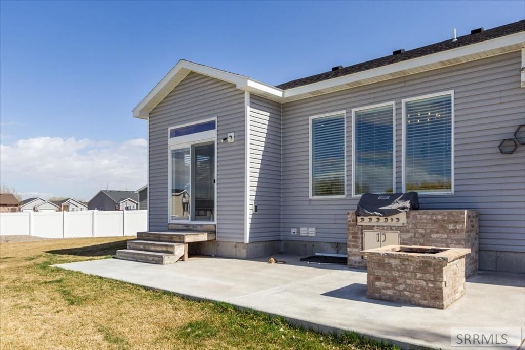 Image 32 of property listing at 5776 Cedarwood Lane, Ammon, ID 83406