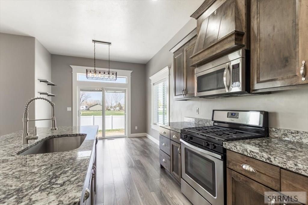 Image 5 of property listing at 5776 Cedarwood Lane, Ammon, ID 83406