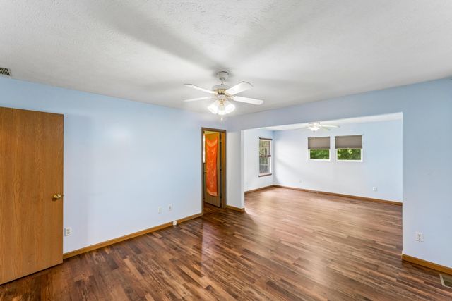 611 S Countryside Avenue, Republic, MO 65738