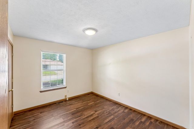 611 S Countryside Avenue, Republic, MO 65738