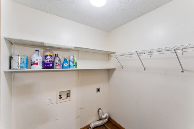 611 S Countryside Avenue, Republic, MO 65738