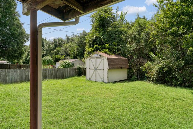 611 S Countryside Avenue, Republic, MO 65738