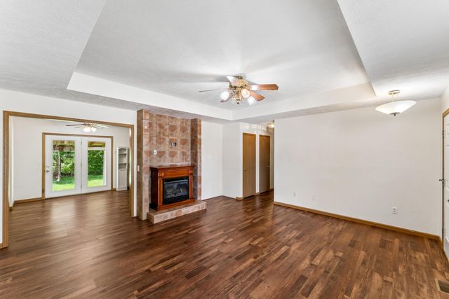 611 S Countryside Avenue, Republic, MO 65738