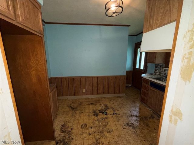 57 Leighton Avenue, Youngstown, OH 44512