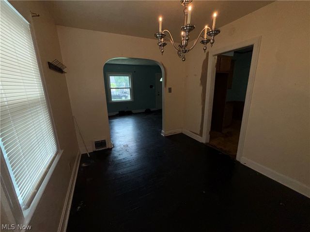 57 Leighton Avenue, Youngstown, OH 44512