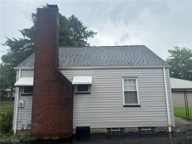 57 Leighton Avenue, Youngstown, OH 44512