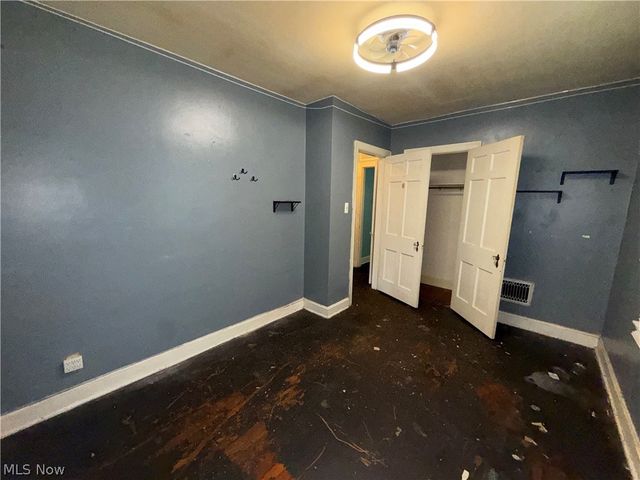 57 Leighton Avenue, Youngstown, OH 44512