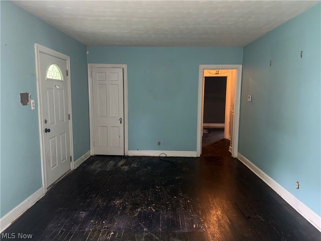 57 Leighton Avenue, Youngstown, OH 44512