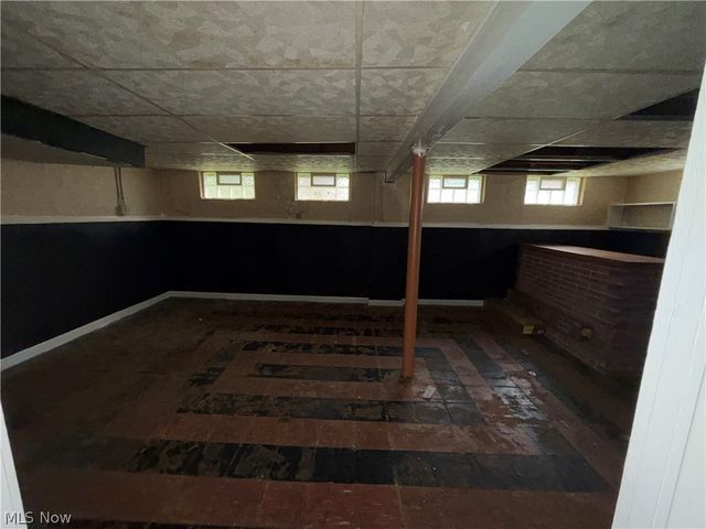 57 Leighton Avenue, Youngstown, OH 44512