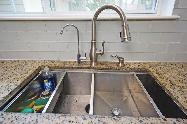 1922 Westlake Way, Houston, TX 77084