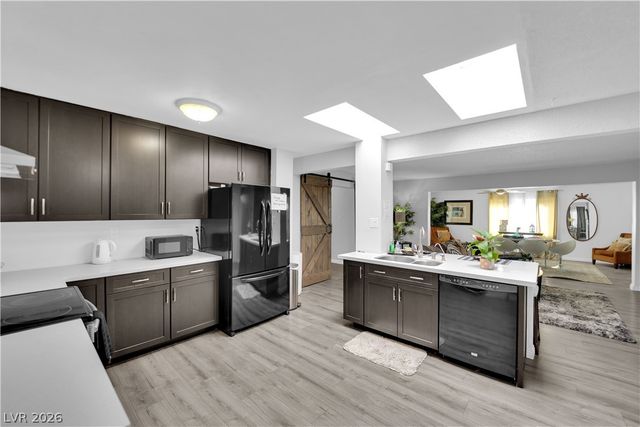 942 Westminster Avenue, Las Vegas, NV 89119