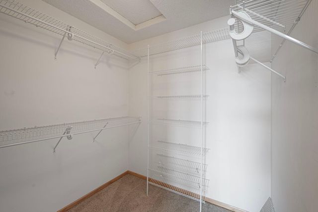 8026 Golden Valley Road, Golden Valley, MN 55427