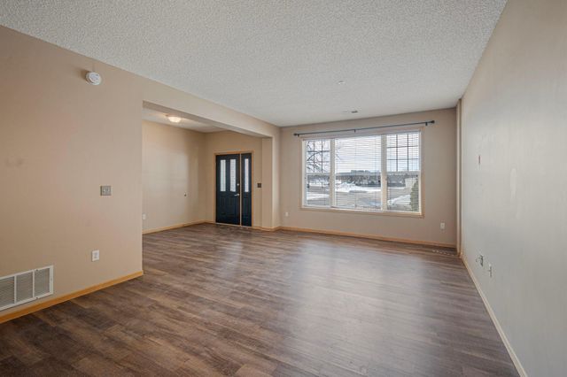 8026 Golden Valley Road, Golden Valley, MN 55427