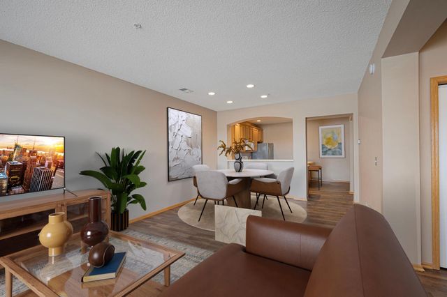 8026 Golden Valley Road, Golden Valley, MN 55427