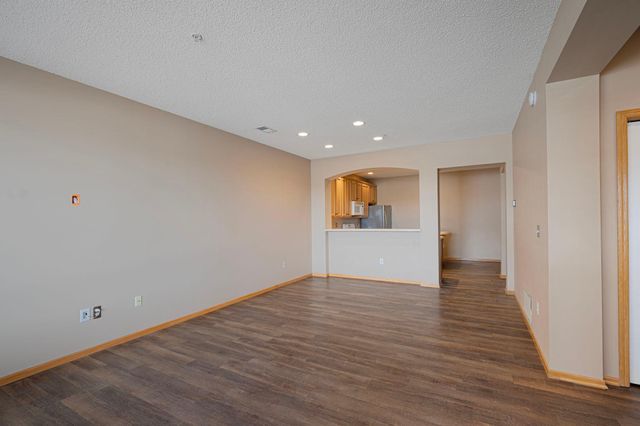 8026 Golden Valley Road, Golden Valley, MN 55427