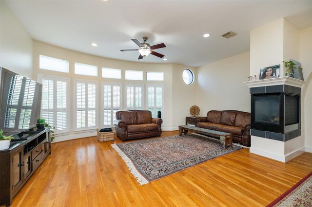 3905 Barnes Street B, Houston, TX 77007