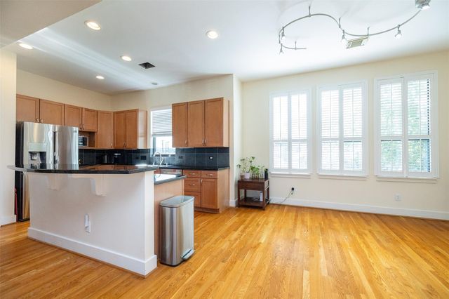 3905 Barnes Street B, Houston, TX 77007