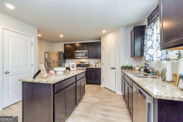 111 Tudor Way, West Point, GA 31833